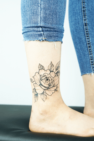 flower tattoo of woman