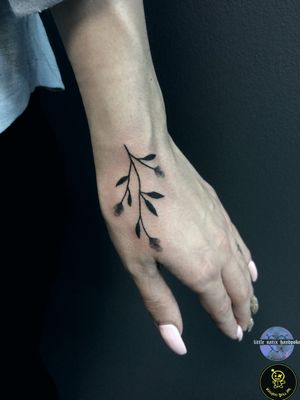 Tattoo by Little Natix Handpoke