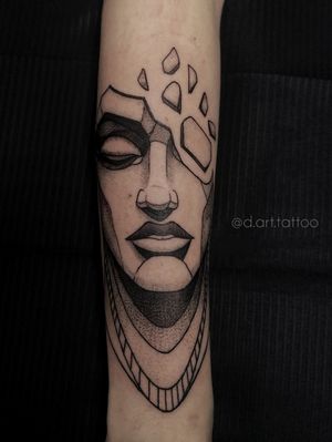 Broken head arm black tattoo grafik line sketch face girl