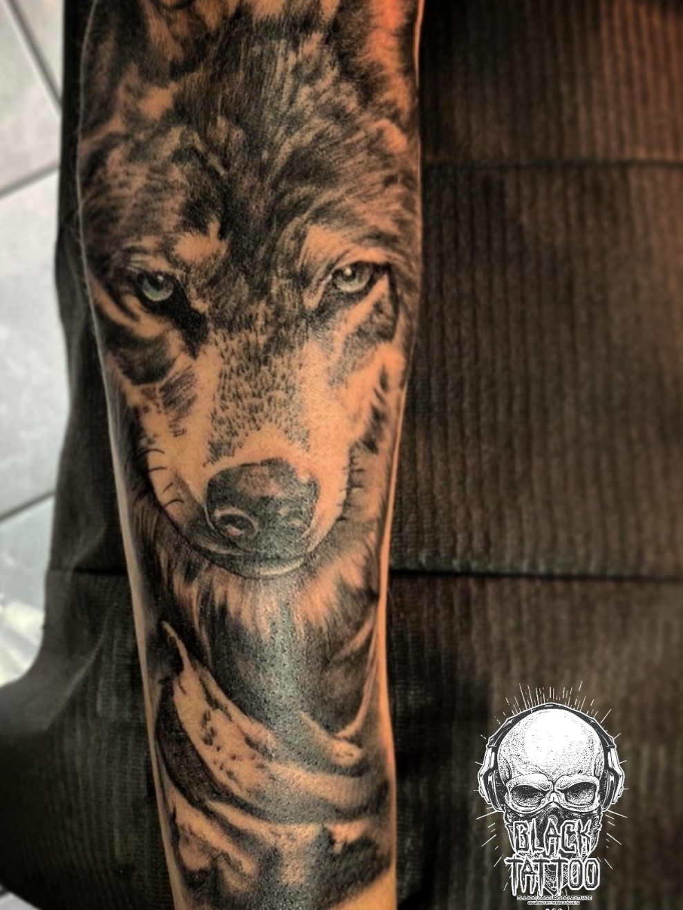 Tattoo uploaded by black tattoo • WOLF!! #BLACKANDGRAYTATTOOS • Tattoodo Tattoo uploaded by black tattoo • WOLF!! #BLACKANDGRAYTATTOOS • Tattoodo