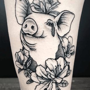 Lovely little pig ? #pig #dotwork #etching #illustrative #linework #fineline #delicate #flower #floral #animal #nature #botanical #surrealism #trashpolka #realistic #blackwork #blackandgray #girlytattoo #idea #design #drawing #sketch http://www.therubygor