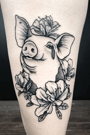 Lovely little pig ? #pig #dotwork #etching #illustrative #linework #fineline #delicate #flower #floral #animal #nature #botanical #surrealism #trashpolka #realistic #blackwork #blackandgray #girlytattoo #idea #design #drawing #sketchhttp://www.therubygor