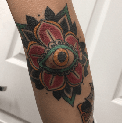 Swellbow 👁 #flower #eye #traditional #elbow #bold #color