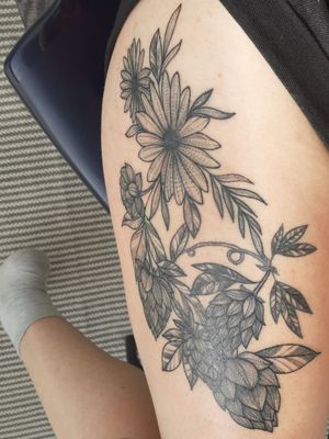 Hops and flowers#hop #beertattoo 