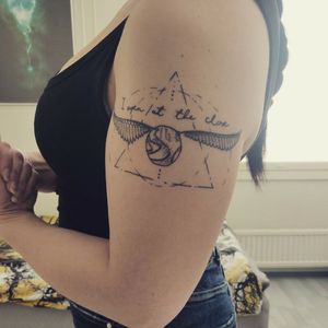 I open at the close.#HarryPotterTattoos #snitch #deathlyhallows 