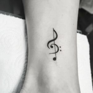 Not a big and unique "Treble clef" for pretty singer Yulee ◾ #тату #скрипичныйключ #trigram #tattoo #trebleclef #inkedsense 