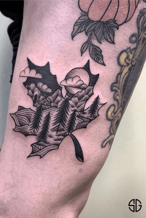 • 🍁 • Maple leaf with Canadian landscape for @amandaellen_sg, traditional piece by our resident @dr.ivo_tattoo 🥼 For post lockdown bookings: •📧 info@southgatetattoo.co.uk •📱07456415895‬(WhatsApp only) ⚡️⚡️⚡️ #mapleleaftattoo #canadiantattoo #stayhome #staysafe #traditionaltattoo #london #northlondon #SGTattoo #northlondontattoo #southgatesgtattoo #londontattoo #southgatetattoo #southgate