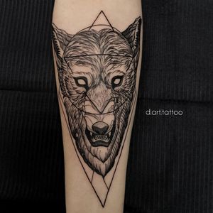 Wolf grafik black tattoo arm sketch dart ink 