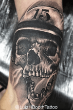 Soldier Skull ——— #Skull #caveira #soldier #soldado #15 #blackandgray #bng #war #guerra #LuizHBoothTattoo #LuizHBooth 