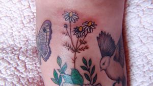 Flower Power Tattoo #ink #inked #inkedgirl #inkedlife #inkedup #inkedwoman #tattoogirl #tattoowoman #femaletattoo #femaletattooartist #femaleartist #womensempowerment #art #artwork #freestyle #flowertattoo #flowerpower #girlspower #desing #desingtattoo #proyect #work #wgtattoostudio #tattoostudio #safespace #ensenada #bajacalifornia #mexico 