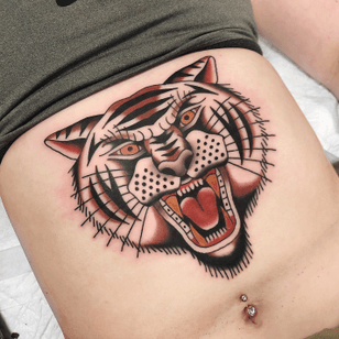 Tatuaje de tigre por Dan Cooper #DanCooper #tiger #traditional #baby #animal