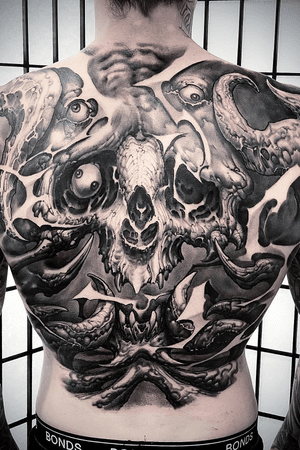 2,5-DAY-FREEHAND-SESSION !⁣ ⁣ I really love to do freehand pieces!! I’m always trying to do my best and be better then the day before!⁣ ⁣ When you book a full-day session with me, you can be sure to get a pretty large and unique piece! (like this one ⬆️)⁣ ⁣ Im not trying to sell myself on my speed - I want you to choose me for my skills! Both as an artist and my time efficiency!⁣ ⁣ I’m opening up for bookings NOW for when I return to Denmark! Ready to get a new one for your collection send me a DM or email (see bio) and let’s lock it in🤓