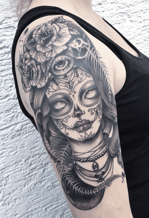 One of my First Dark Neotraditional Tattoos I made out of my Sketchbook. This idea was fitting well to her so I gave her one of my Wannado’s. Visit me also on instagram @maryline_black 