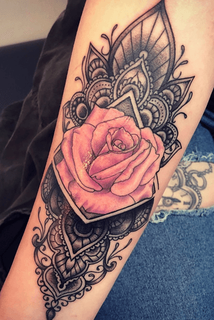 Rose Mandala Tattoo Stock Illustrations – 3,114 Rose Mandala