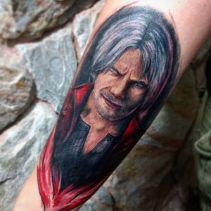My Hubby's awesome Devil May Cry Dante tattoo!!