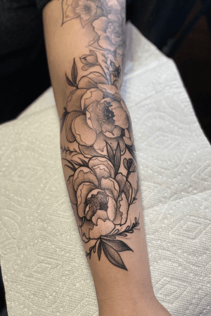Session added to this floral themed sleeve 