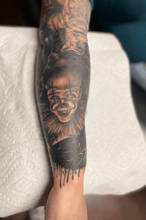 IT chapter 2 added to horror sleeve 
