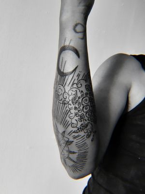 Black work primera sesión #ink #inked #inkedgirl #inkedlife #inkedup #inkedwoman #tattoogirl #tattoowoman #femaletattoo #femaletattooartist #femaleartist #womensempowerment #art #artwork #freestyle #work #desing #desingtattoo #proyect #girlspower #safespace #tattoostudio #wgtattoostudio #ensenada #bajacalifornia #mexico 