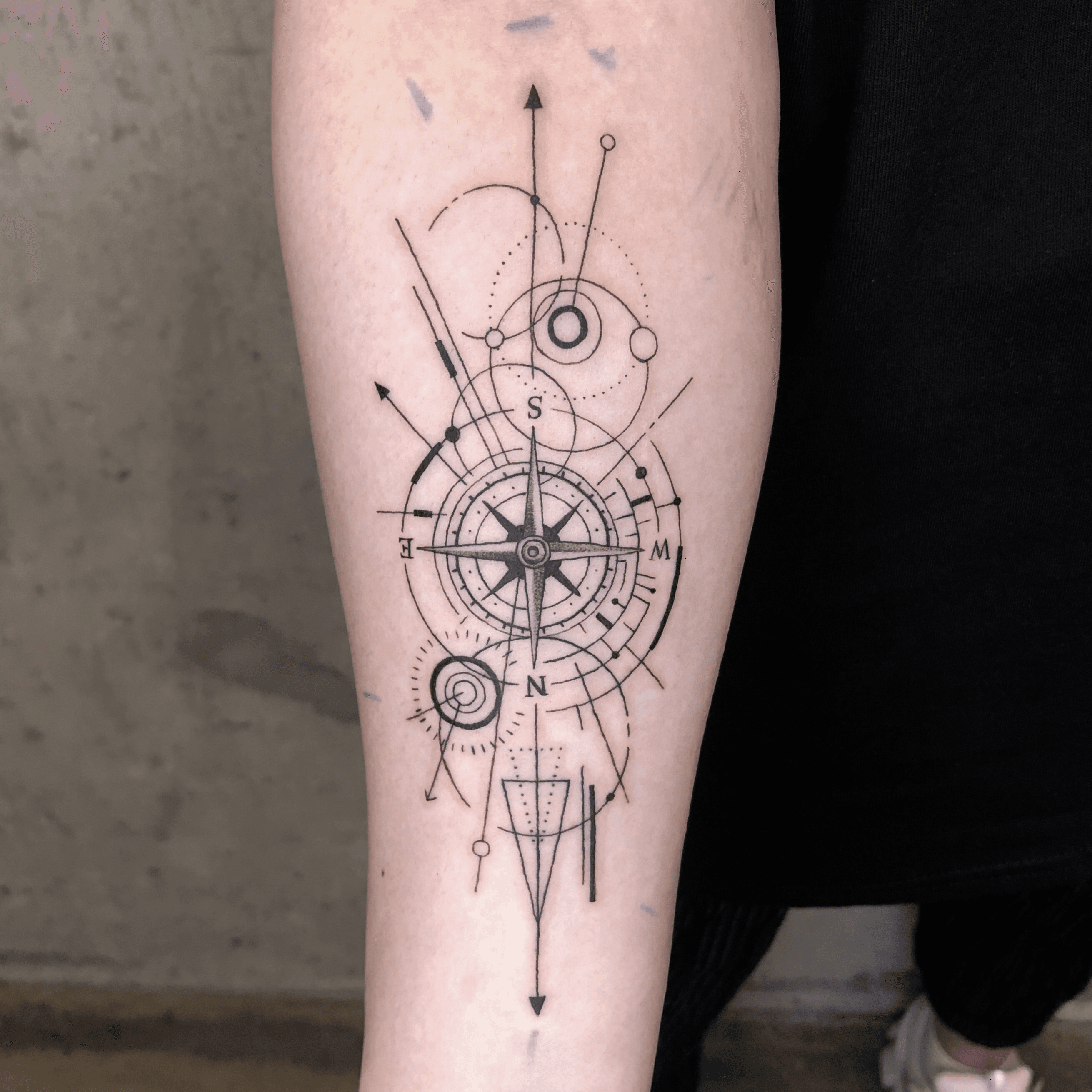 Premium Vector | Compass tattoo design