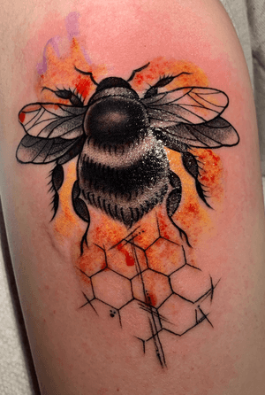Watercolor / black and grey bee