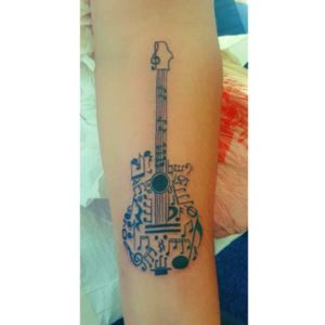 #guitarra #guitartattoo #guitar #tattoo #musictattoo 