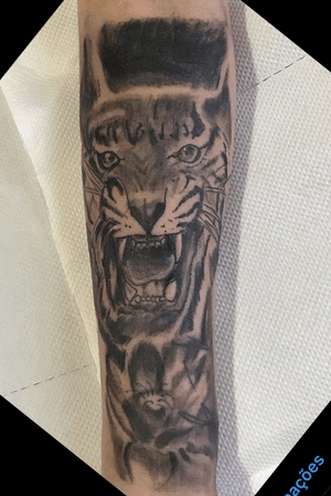 🐅 #tattoo #tattoos #tattoodo #tattooink #tigre #tigres #tiger #tigers #tatuagem #tatuaje #tatouage #blackwork #l4l #realismo #realism #animal #animals #animais 
