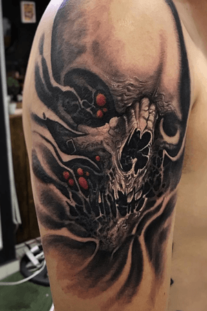 #tattoo #skull    IG @omarcalavera