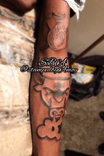 Chicago bulls tattoo, money bags tattoo, half sleeve tattoo, Amoy Amonte, female tattoo artist, detailed design