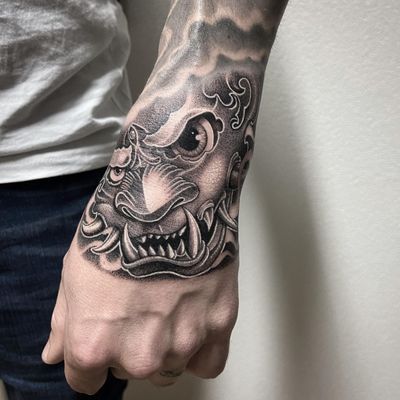 #tattooo #tatouage #japanese #japanesetattoo #hannyatattoo #hannya #hannyamask #masktattoo #dot #dotwork #dotworktattoo #petitspoints #stipple #stippletattoo #blackandgrey #handtattoo #lausanne #lausannetattoo #tattoolausanne 