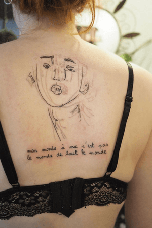 I am so pleased with how this tattoo turned out so pretty and delicate! I let you appreciate the shadows created with some washed out grey ink to create this wonderful effect of movement. I can't thank you enough Olivia for letting me experienced a new way of texturing on your back. Please take care nicely care of it, it deserves it 🌷