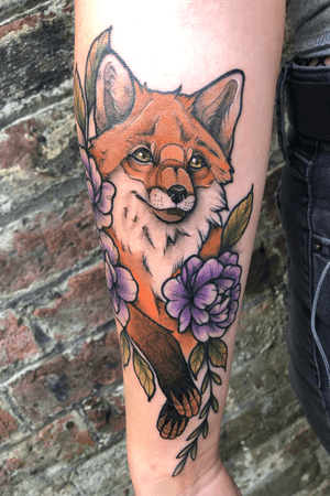 Loved this sneaky fox, positioned on the forearm! #fox #neotrad #femaletattooist