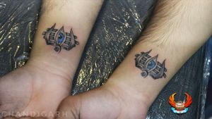 Shiva trishul with eyes tattoo design #friendshipgoals #trishultattoo #eyetattoo #shivatrishul #lordshiva #tattoolife #mahadev🙏 #handtattoo #trishultattoo #shivashakti #inked #wristtattoo #brotherhood #trishuleyetattoos #chandigarhtattoos #blueeyes #tattoolife #tattooartists #ink #chandigarh #mohalitattoo