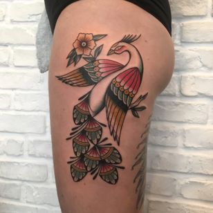 Tatuaje de Helena Front #HelenaFront # pavo real # pájaro #flores