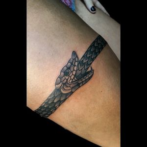 Tattoo.. #inked #ink #snake #snaketatto #vida #muerte #ciclo #blackandgrey #blackandgreytattoo #serpiente #luchotattoo #luchotattooer 