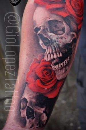 Skulls & Red Roses 