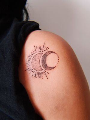 Moon&sun #ink #inked #inkedup #inkedlife #inkedwoman #inkedgirl #tattoowoman #tattoogirl #womenempowerment #girlspower #ensenada #bajacalifornia #mexico 