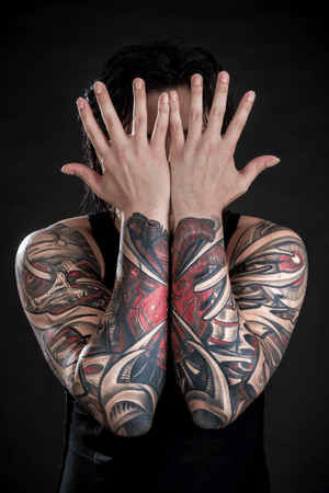 Javier Obregon #bioart #biomech #tattoo #biomechtattoo #javierobregon #tatuaje #tatuajebiomecanico #biomecanico #fx #biomechanical #robot #robottattoo #art #terminator #skull #barcelona https://www.instagram.com/javierobregon.art