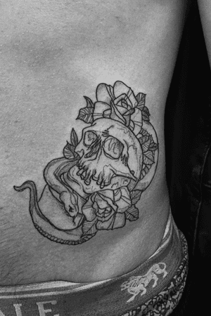 #tattoo #tattooart #linework #lineworktattoo #dot #dottingart #dotwork #snake #skulltattoo #skull #rose #rosetattoo #inked #tattooartist #tattoolover #bishop #bishoprotary 