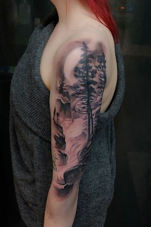 Nature, black and whiteArtist : ottlee tattoo 