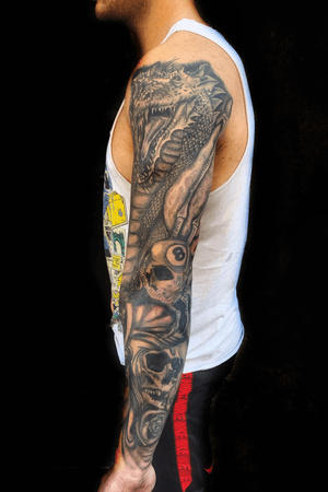 Black and gray sleeve