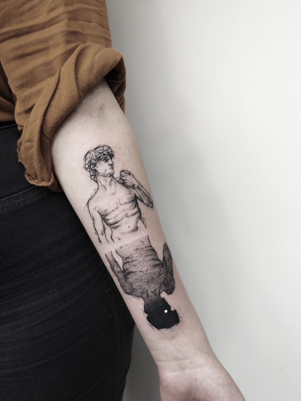 Scultura di David Michelangelo Buonarroti 1501 renaissance art glitch  glitch glitchart renaissance Michelang  Tattoo designs Tattoos Minimal  tattoo