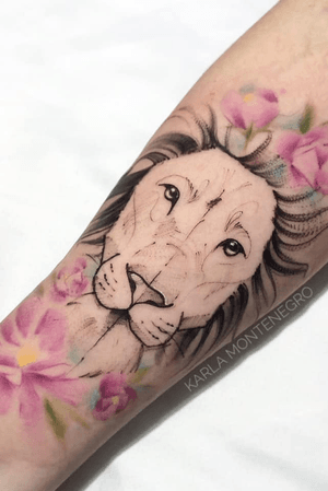 #leao #lion #tatuagens #tatuagem #delicada #floral #floralcompeao #flowerandlion