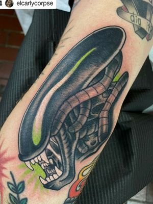 Elbow xenomorph by Carly Corpse @carlycorpse at Marlow Ink Alexandria.#Xenomorph #alientattoo 