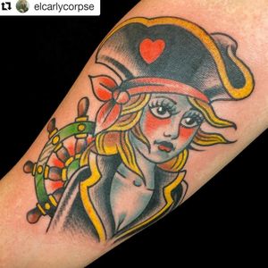 Spooky pirate gal from Carly Corpse @carlycorpse at Marlowe Ink Alexandria.#AmericanTraditional 