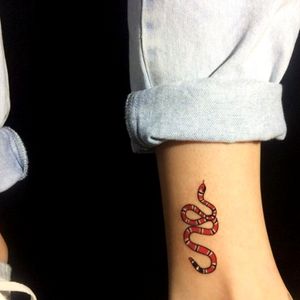 #coral #cobratattoo #cobra #tatuagemcolorida #tattooartist #tattoocolorida #snaketattoos #SnakeTatto #tattoominimalism #minimalismtattoo 