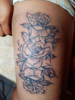 🍃Flores🍃#flowers #flowerstattoo #blackandgreytattoo #blackandgrey #flores #tatuadoresmexicanos #cdmx #mexico #radiantcolorsink 