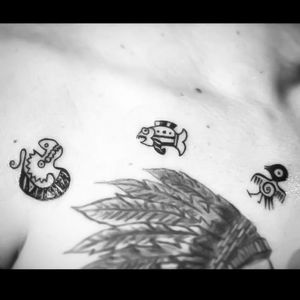 Tres símbolos pequeños pero hechos con mucha dedicación... Gracias a todas las personas que hacen parte de mi proceso y me aportan para seguir creciendo en mi trayectoria 💝. . . #small #smalltattoo #symbol #symboltattoo #blacktattoo #blackink #ink #inklove #inklife #inkartist #inklovers #tattoowork #art #artist #tattooart #tattooartist #tattoo #love #tattoolovers #lifestyle #tattoolove #tattoolife #colombiantattooer #colombiatattoo #tattoocolombia
