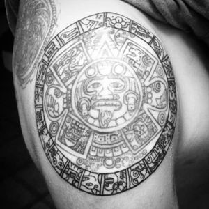 En esta ocasión realicé la parte externa de un tatuaje que estaba sin terminar. Adaptación del diseño hecho a free hand... Calendario Azteca para un Mexicanito bien chido 💎🗿 . . . . #Azteca #calendar #aztec #aztectattoo #symbol #symboltattoo #tattoo #ink #inklove #inklife #inkartist #inklovers #tattoowork #art #artist #tattooart #tattooartist #tattoo #love #tattoolovers #lifestyle #tattoolove #tattoolife #colombiantattooer #colombiatattoo #tattoocolombia