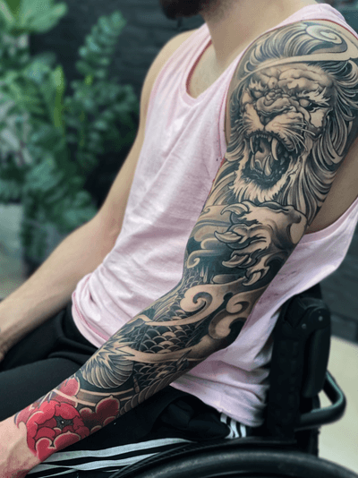 B&G sleeve with red peonies 