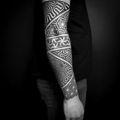 #geometry #geometric #geometrictattoo #sacredgeometry #sacredgeometrytattoo #dotworktattoo #dotwork #dottattoo #blackworktattoo #blackwork #psychedelic #patternwork #patterntattoo #3dtattoo #mandala #mandalatattoo #mandaladotwork #mandaladesign #geometricmandala #arm #armtattoo #psychedelic #psychedelictattoo #opticalillusion #opticaltattoo #fullsleeve #fullsleevetattoo 